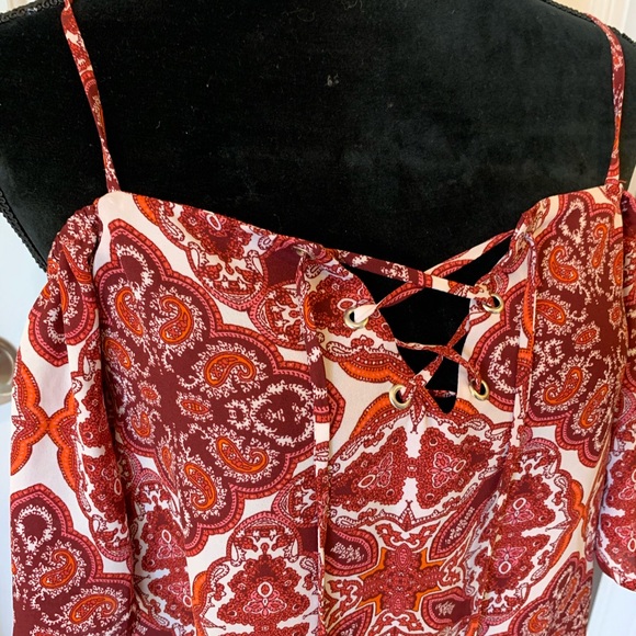 Off shoulder flowy top - Picture 3 of 6